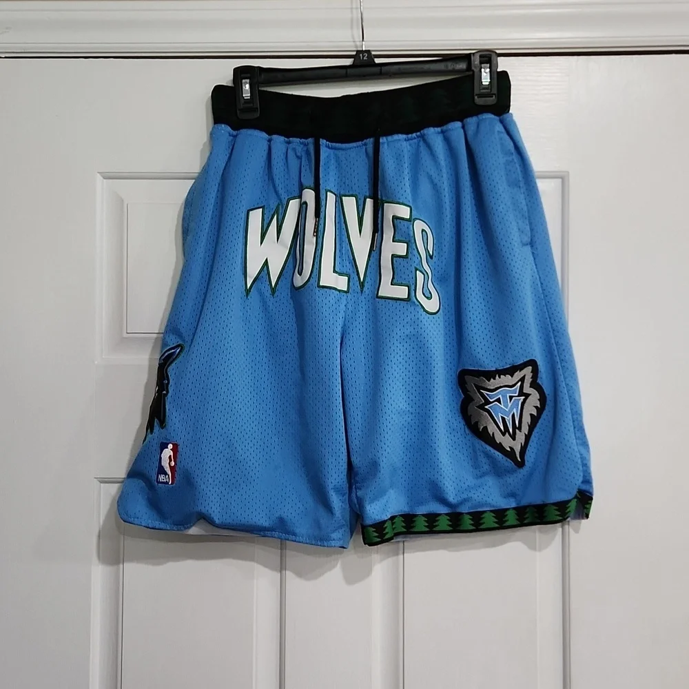NBA VINTAGE JUST DON MINNESOTA TIMBERWOLVES MITCHELL & NESS. ORIGINAL SIZE LARGE